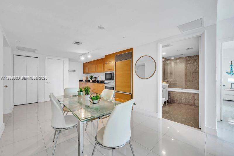 485 Brickell Ave #1711, Miami FL 33131