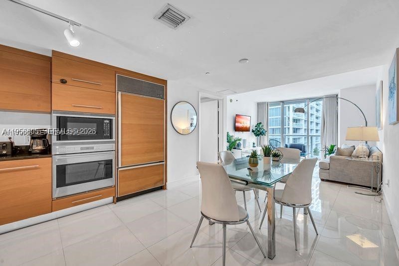 485 Brickell Ave #1711, Miami FL 33131