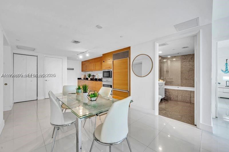 485 Brickell Ave #1711, Miami FL 33131
