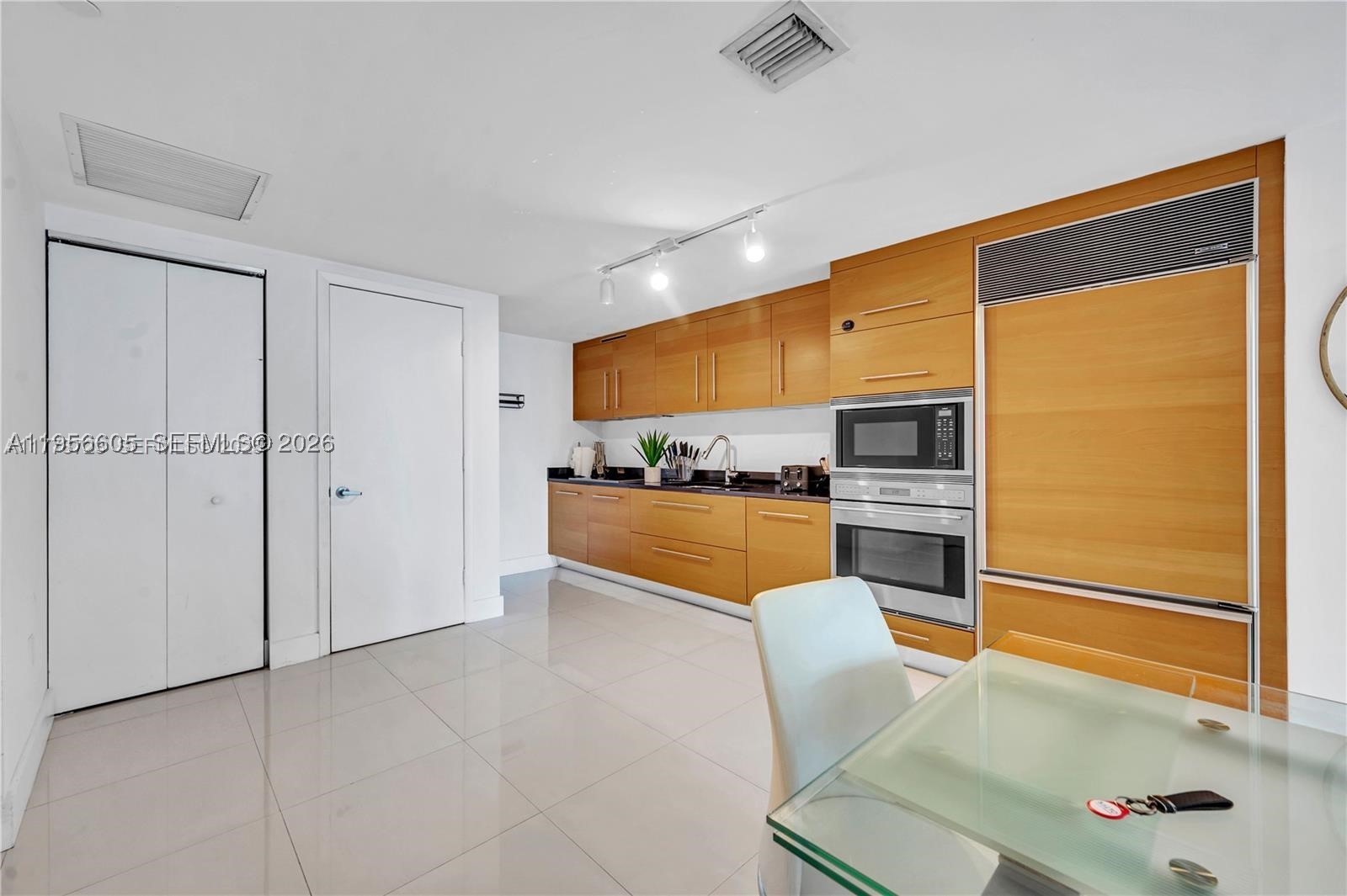 485 Brickell Ave #1711, Miami FL 33131