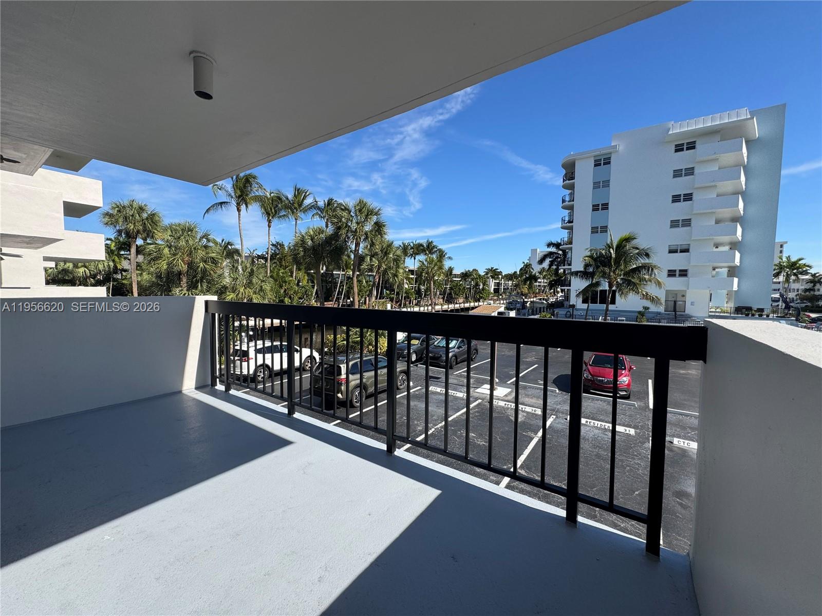4800 Bayview Dr #206, Fort Lauderdale FL 33308