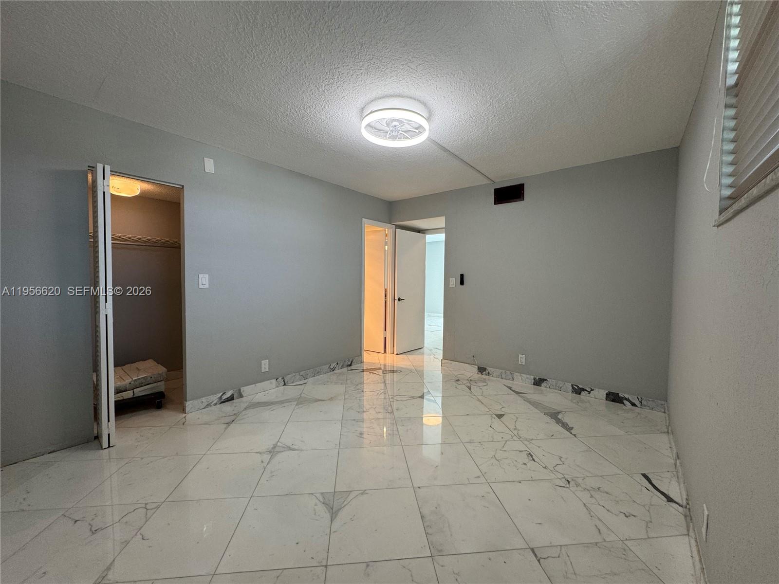 4800 Bayview Dr #206, Fort Lauderdale FL 33308