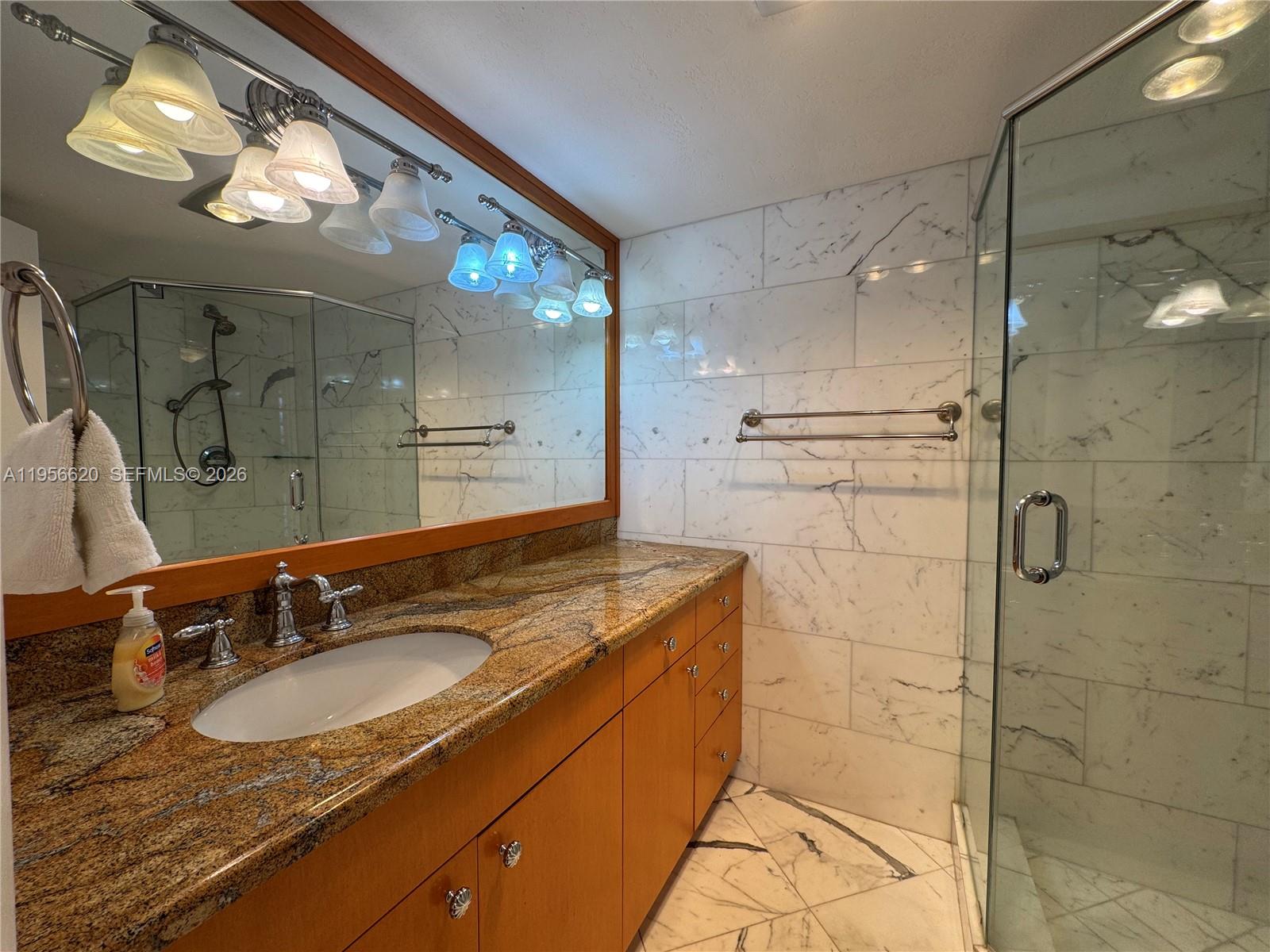 4800 Bayview Dr #206, Fort Lauderdale FL 33308