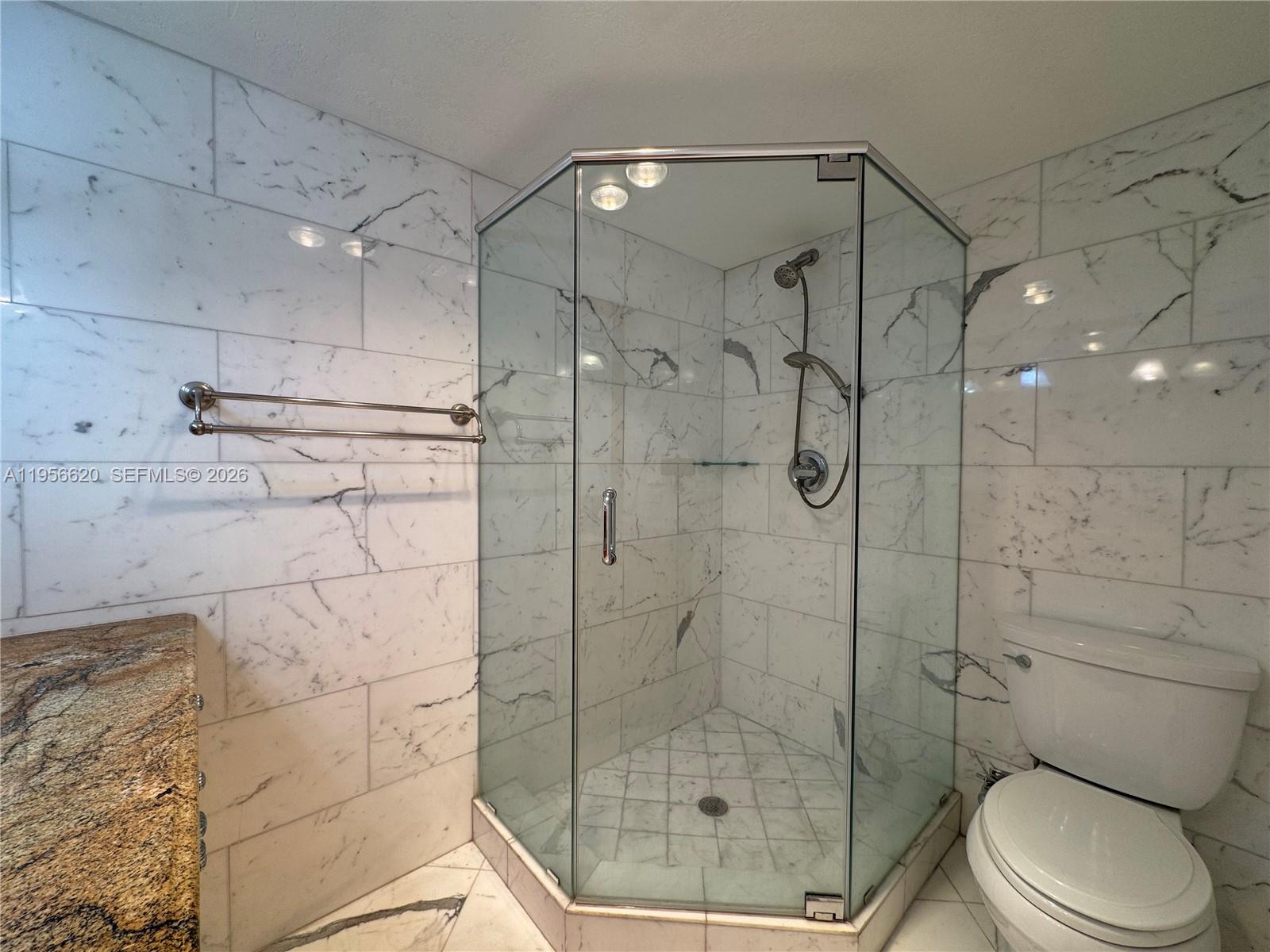 4800 Bayview Dr #206, Fort Lauderdale FL 33308