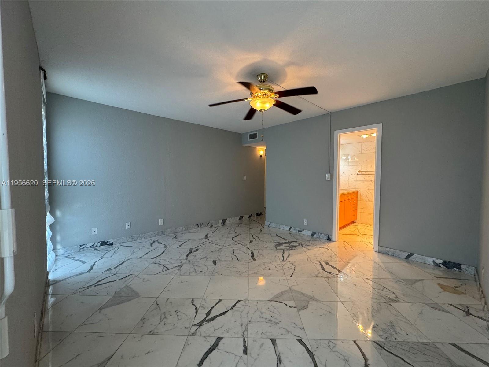 4800 Bayview Dr #206, Fort Lauderdale FL 33308