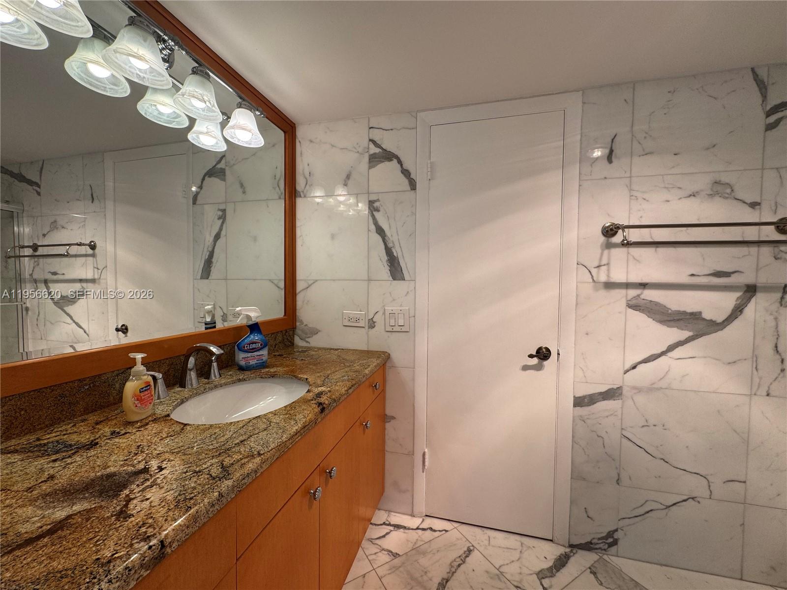4800 Bayview Dr #206, Fort Lauderdale FL 33308