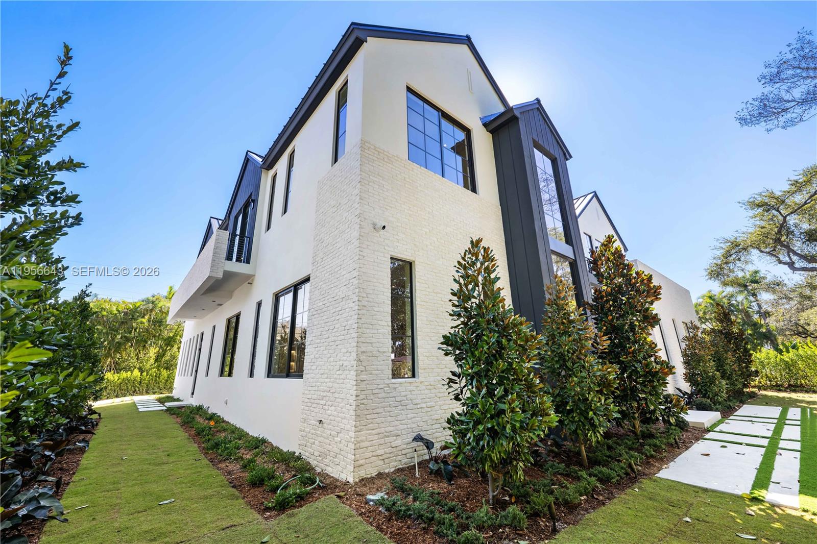 7401 SW 54th Ave, Miami FL 33143