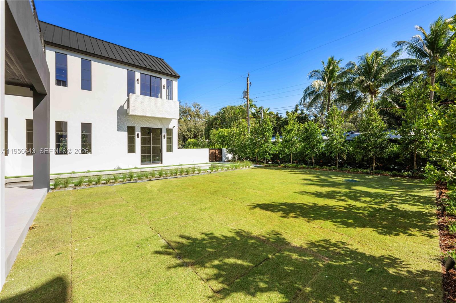 7401 SW 54th Ave, Miami FL 33143