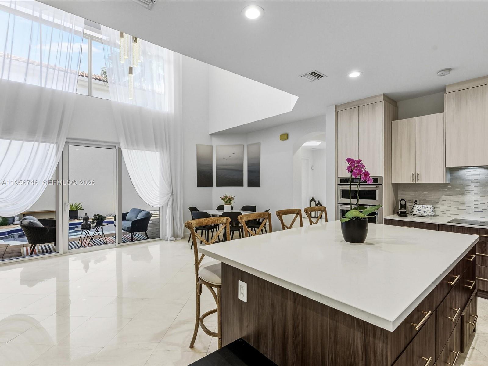 3960 194th Trl, Sunny Isles Beach FL 33160