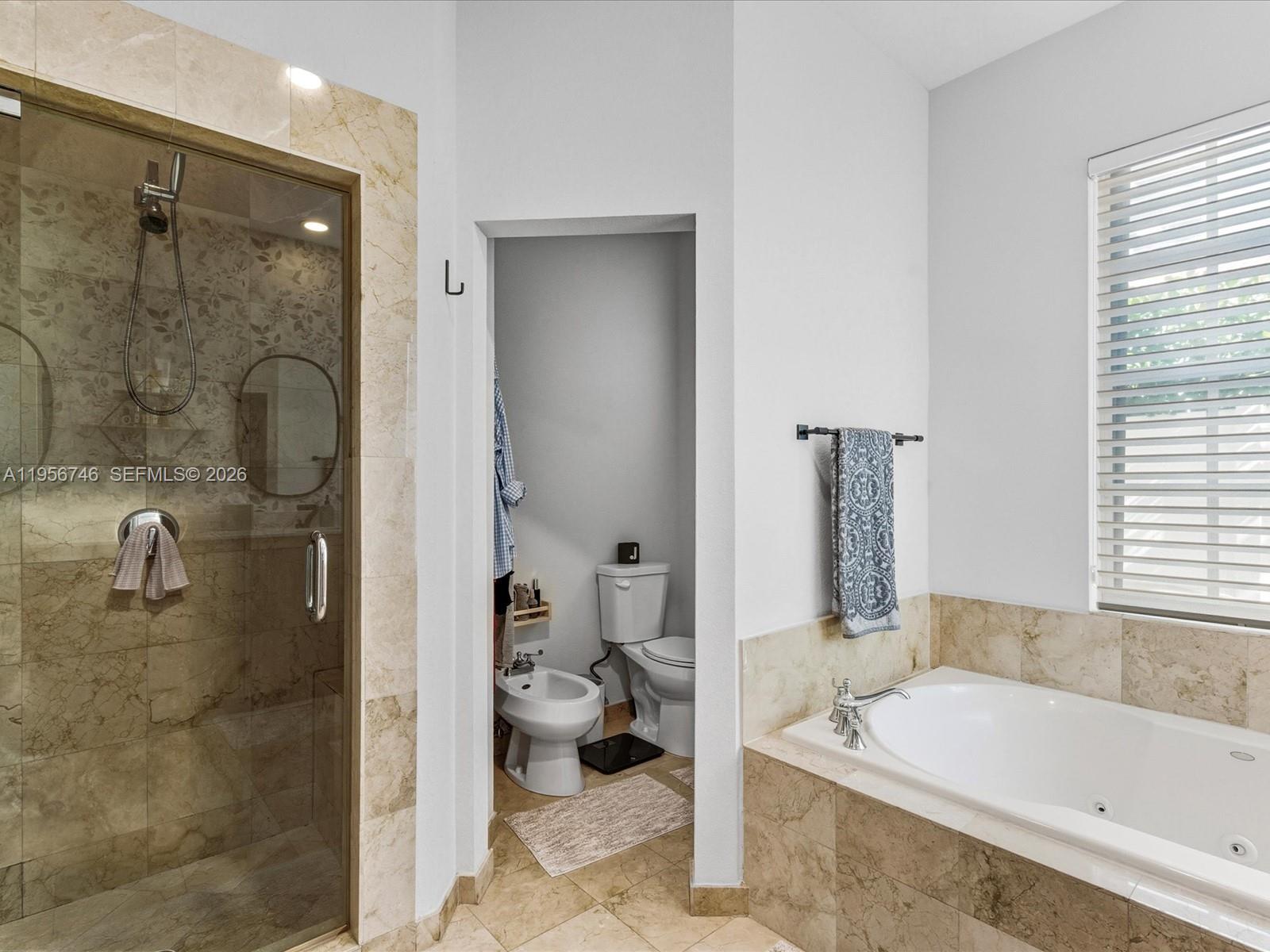 3960 194th Trl, Sunny Isles Beach FL 33160
