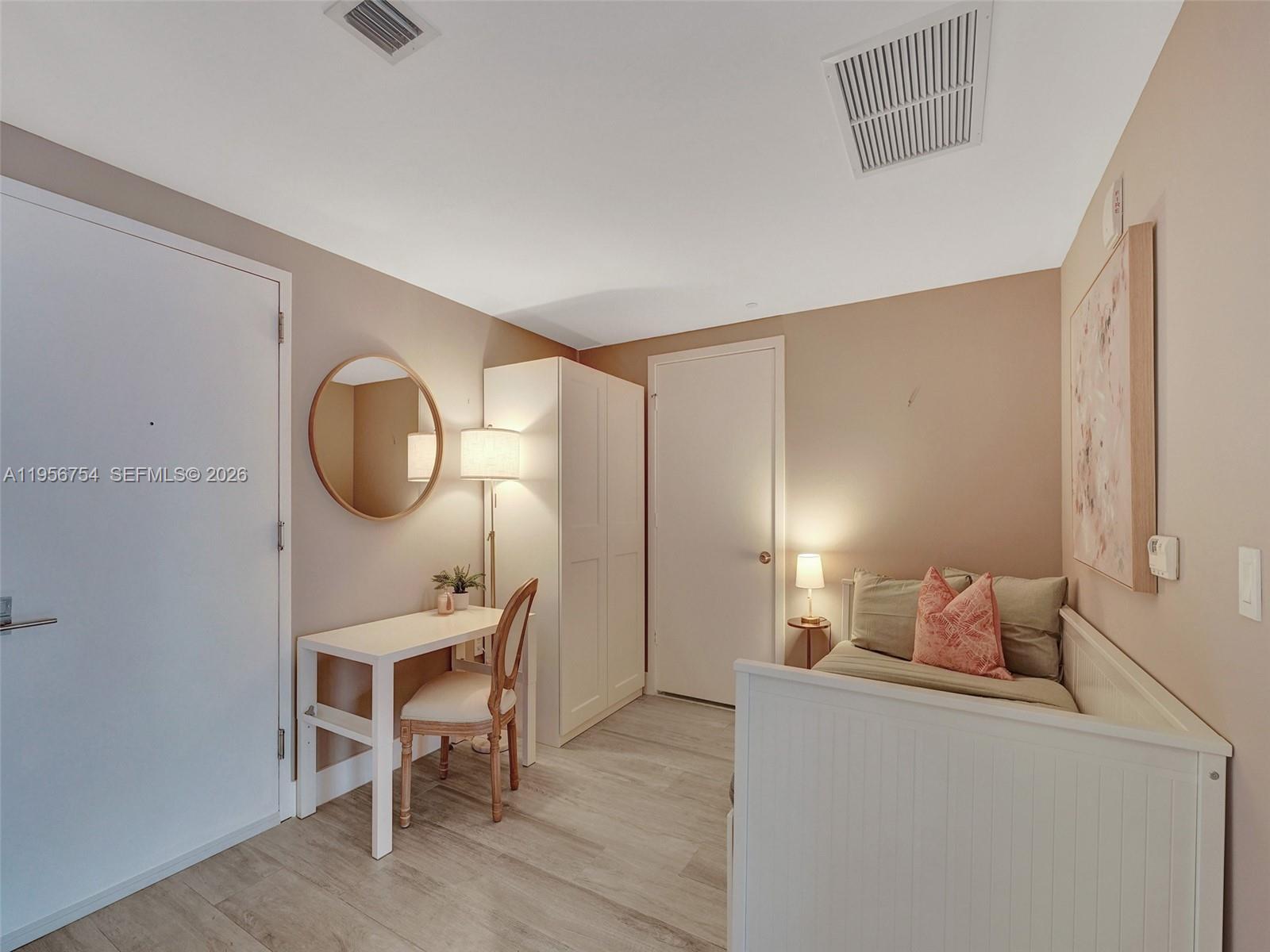 121 NE 34th St #2106A, Miami FL 33137