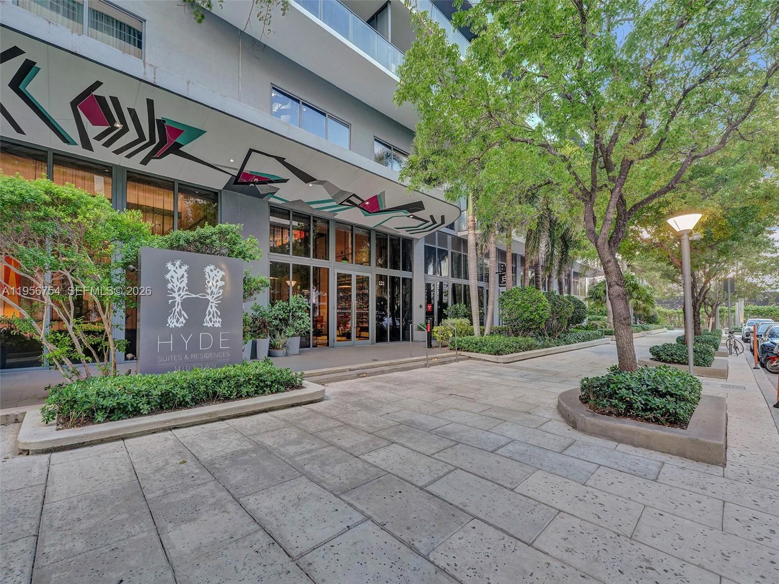 121 NE 34th St #2106A, Miami FL 33137