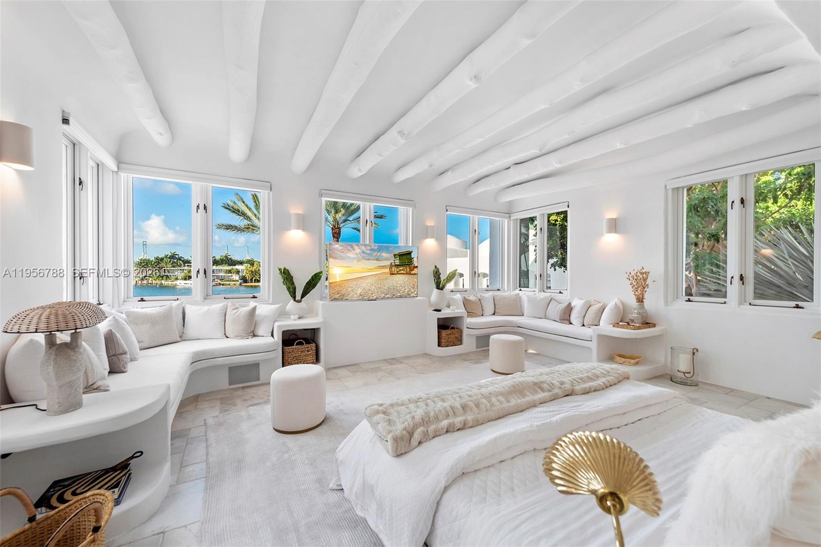 24 S Hibiscus Dr, Miami Beach FL 33139