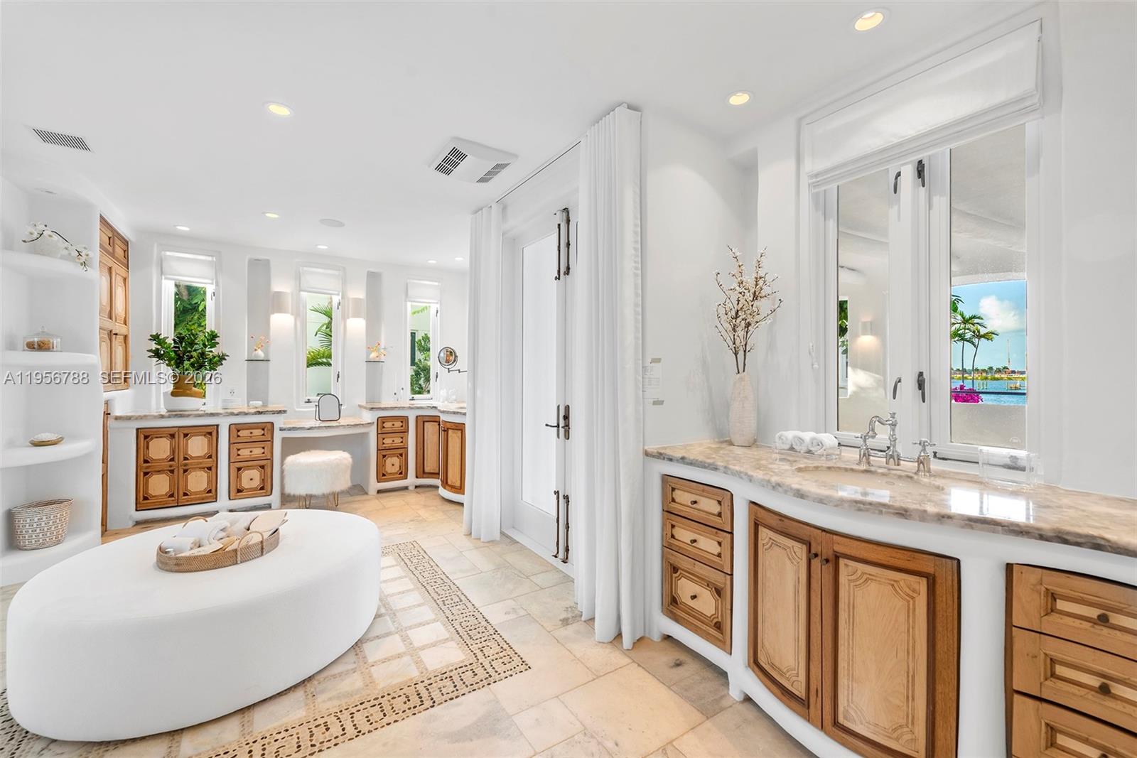 24 S Hibiscus Dr, Miami Beach FL 33139