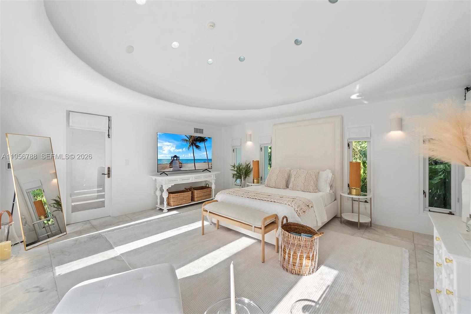 24 S Hibiscus Dr, Miami Beach FL 33139