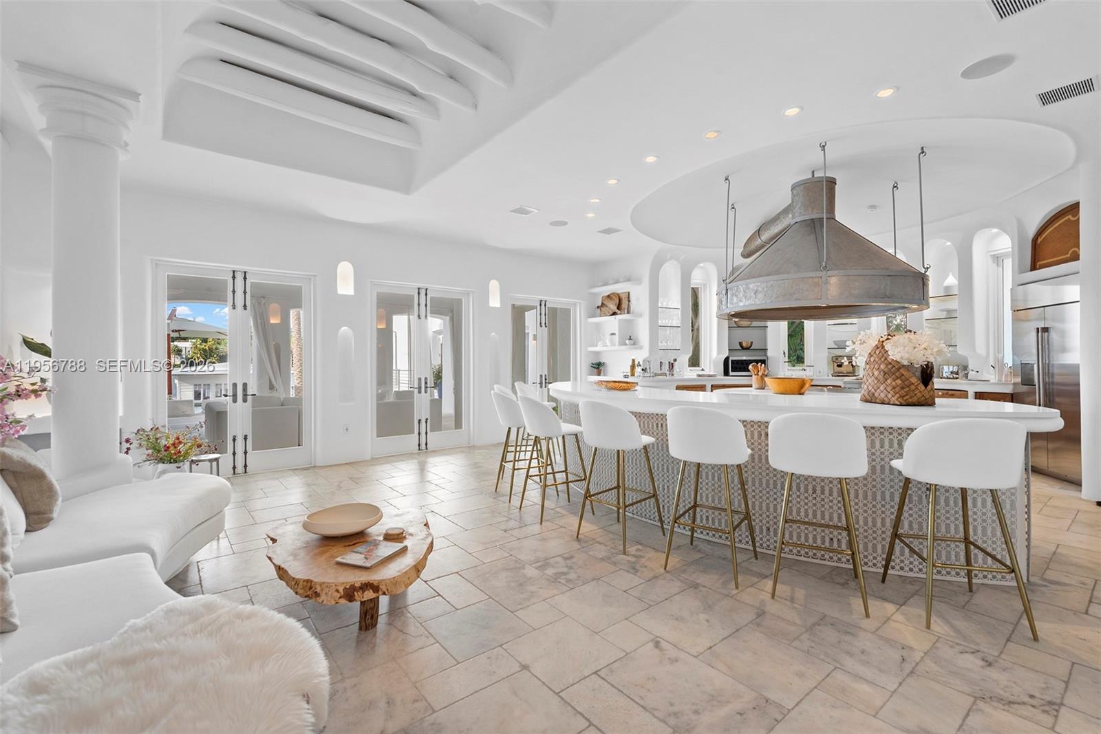 24 S Hibiscus Dr, Miami Beach FL 33139