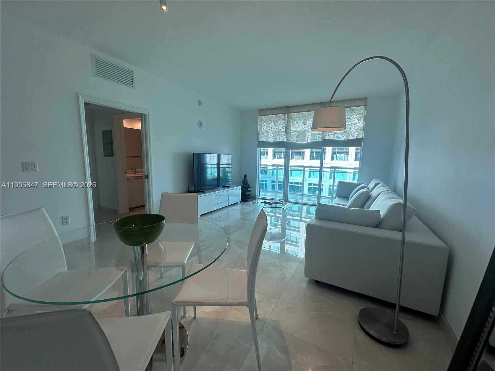 950 Brickell Bay Dr #1402, Miami FL 33131