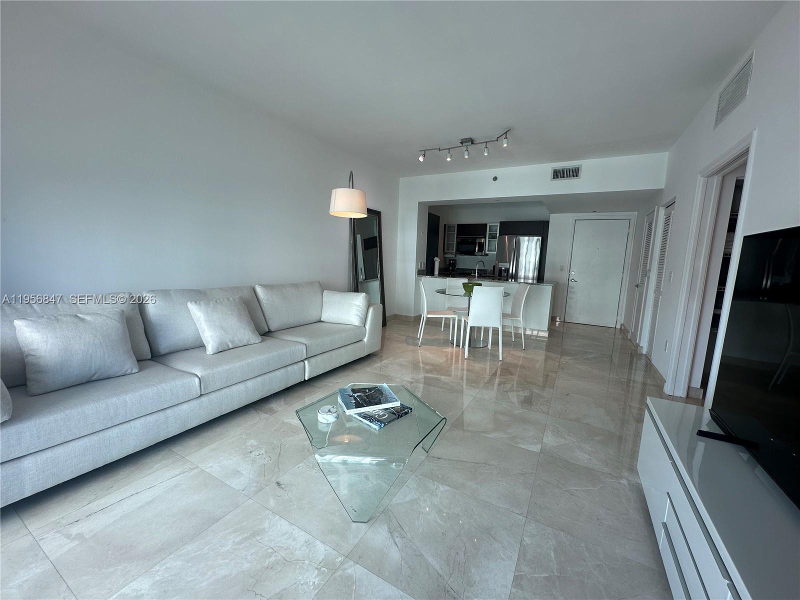 950 Brickell Bay Dr #1402, Miami FL 33131
