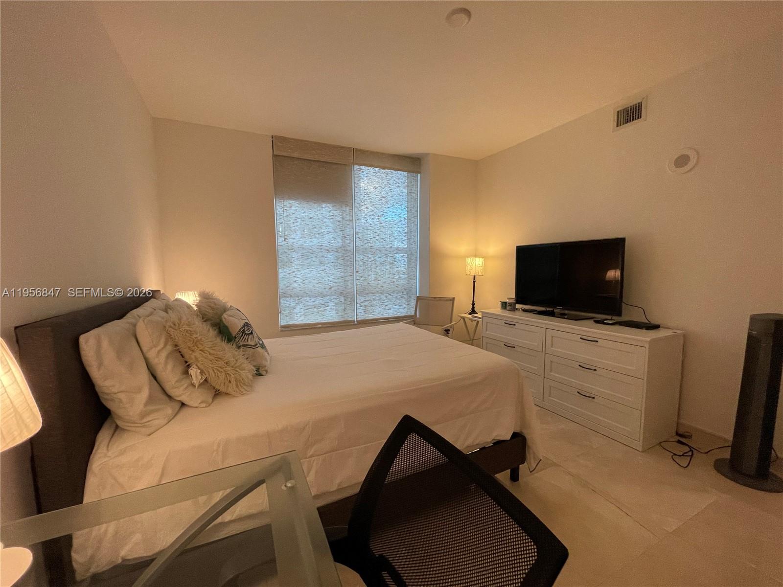 950 Brickell Bay Dr #1402, Miami FL 33131