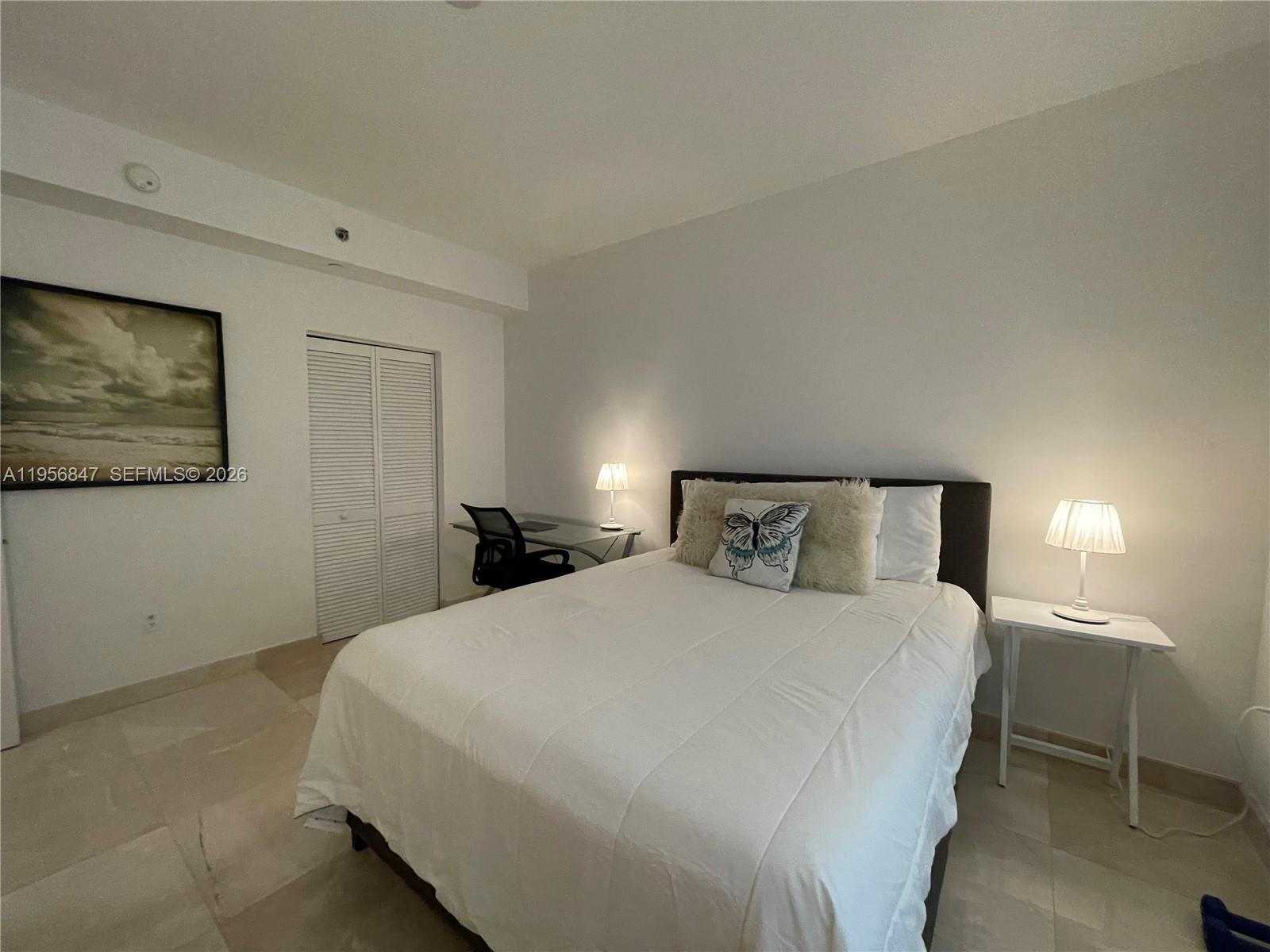 950 Brickell Bay Dr #1402, Miami FL 33131