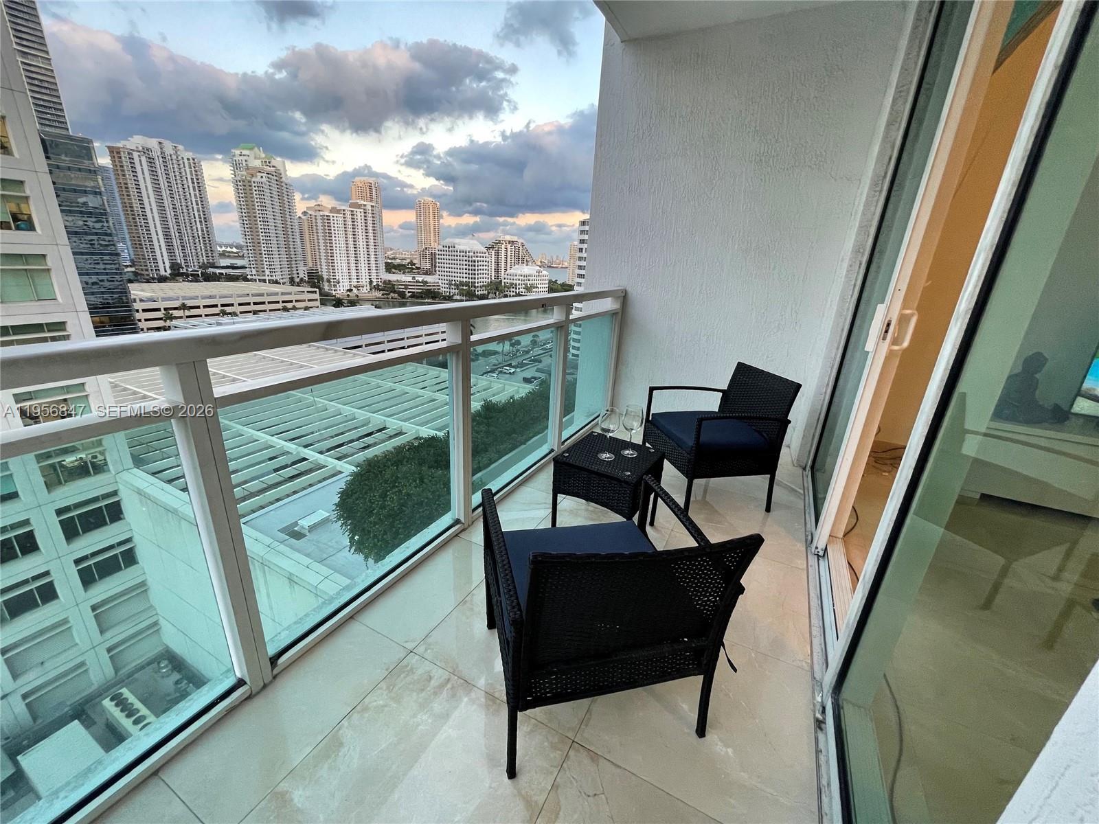 950 Brickell Bay Dr #1402, Miami FL 33131