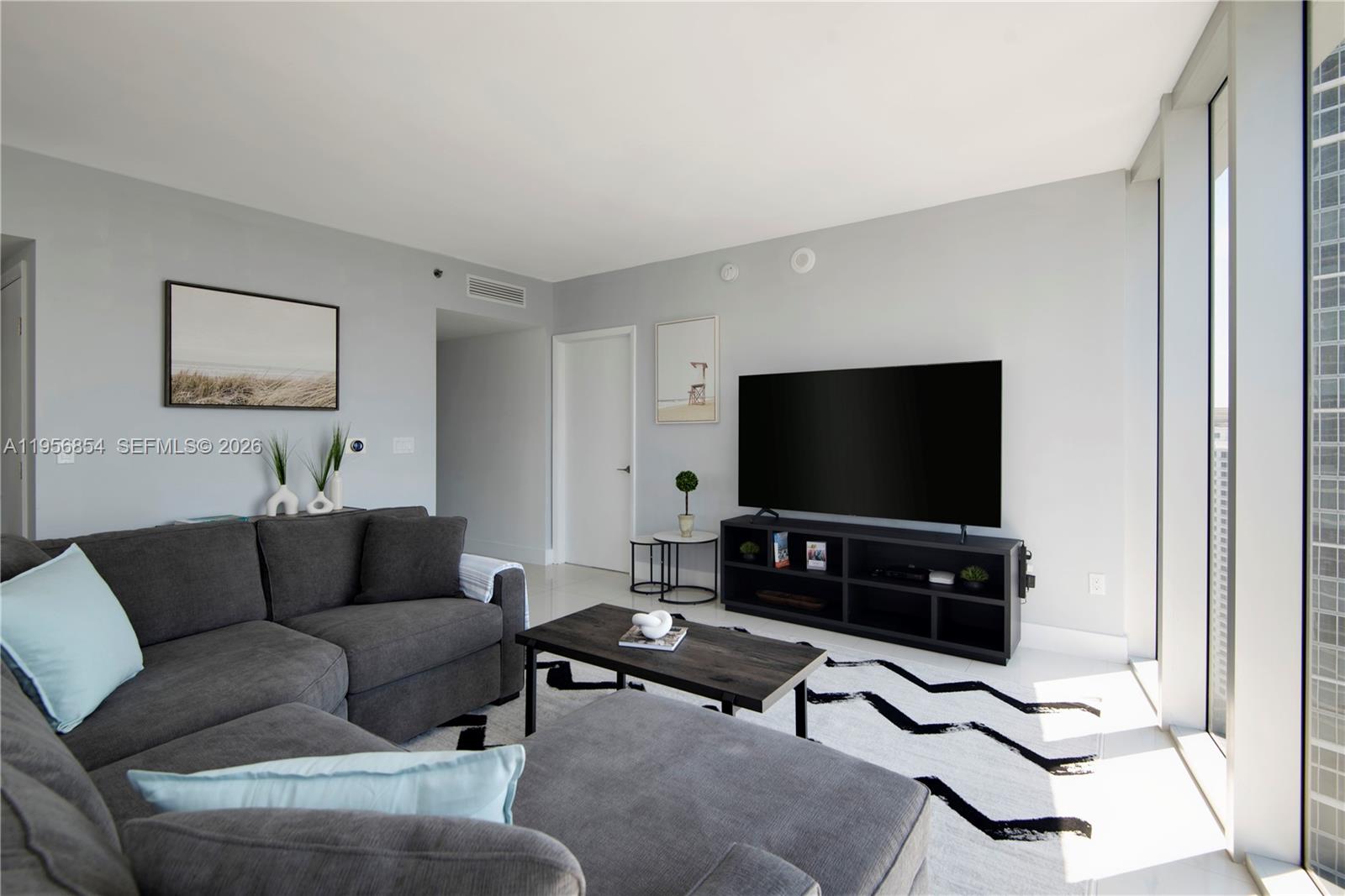 485 Brickell Ave #3208, Miami FL 33131