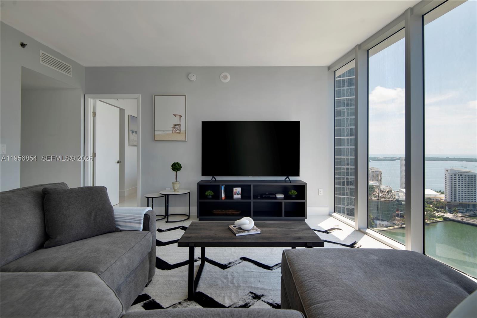 485 Brickell Ave #3208, Miami FL 33131
