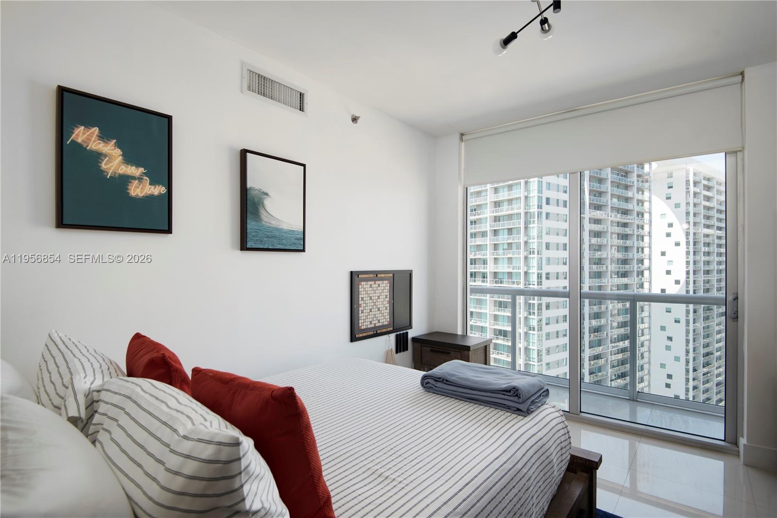 485 Brickell Ave #3208, Miami FL 33131