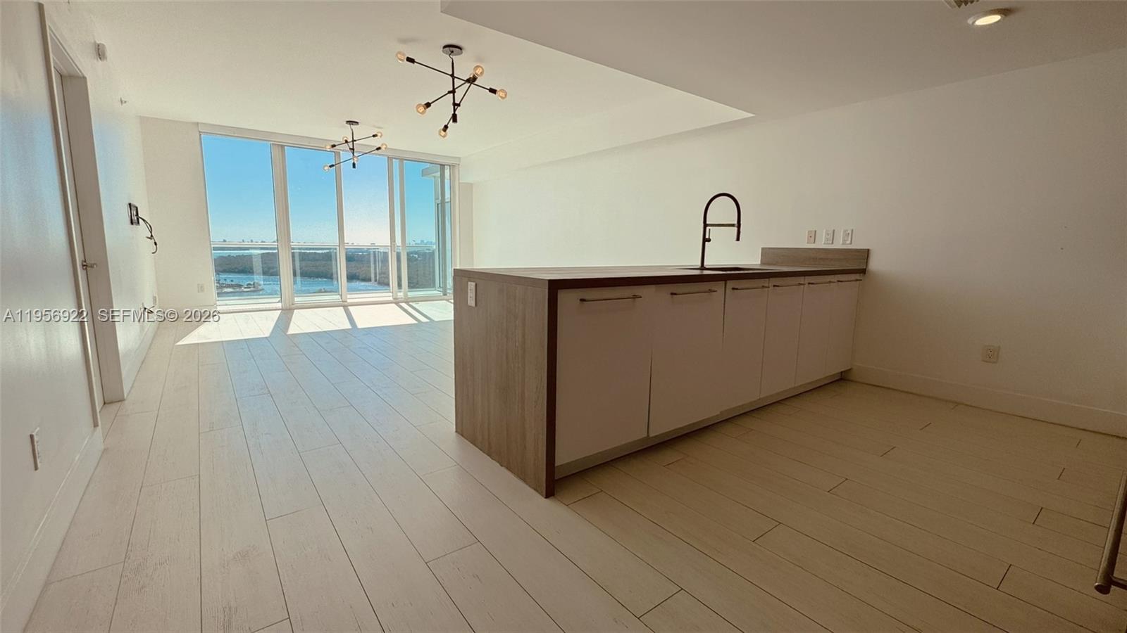 400 Sunny Isles Blvd #1906, Sunny Isles Beach FL 33160