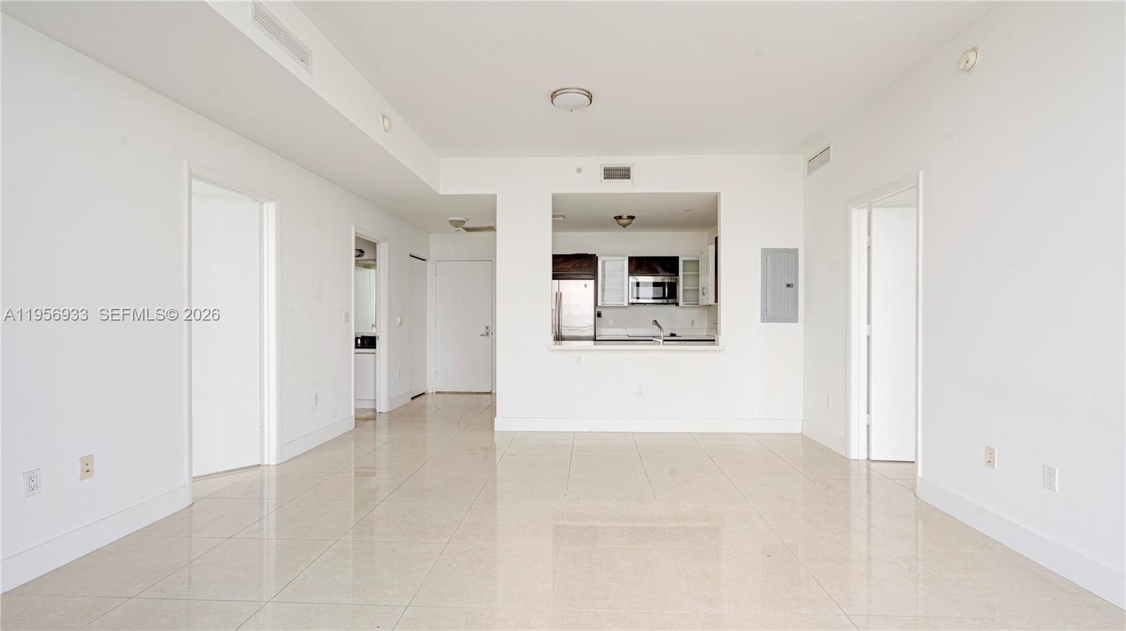 90 SW 3rd St #PH-10, Miami FL 33130