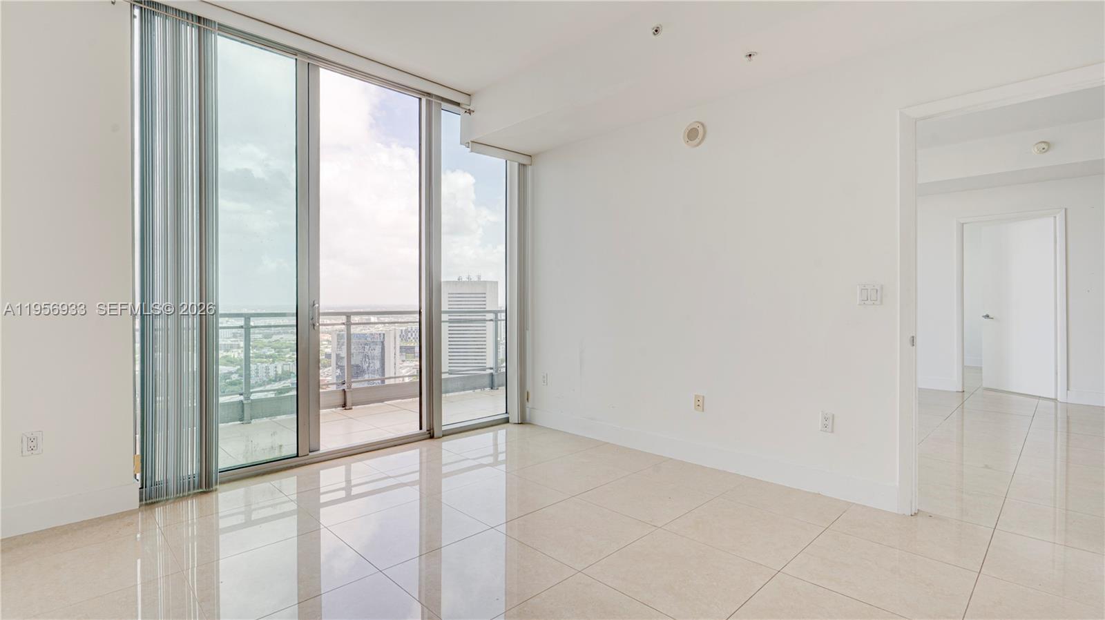90 SW 3rd St #PH-10, Miami FL 33130