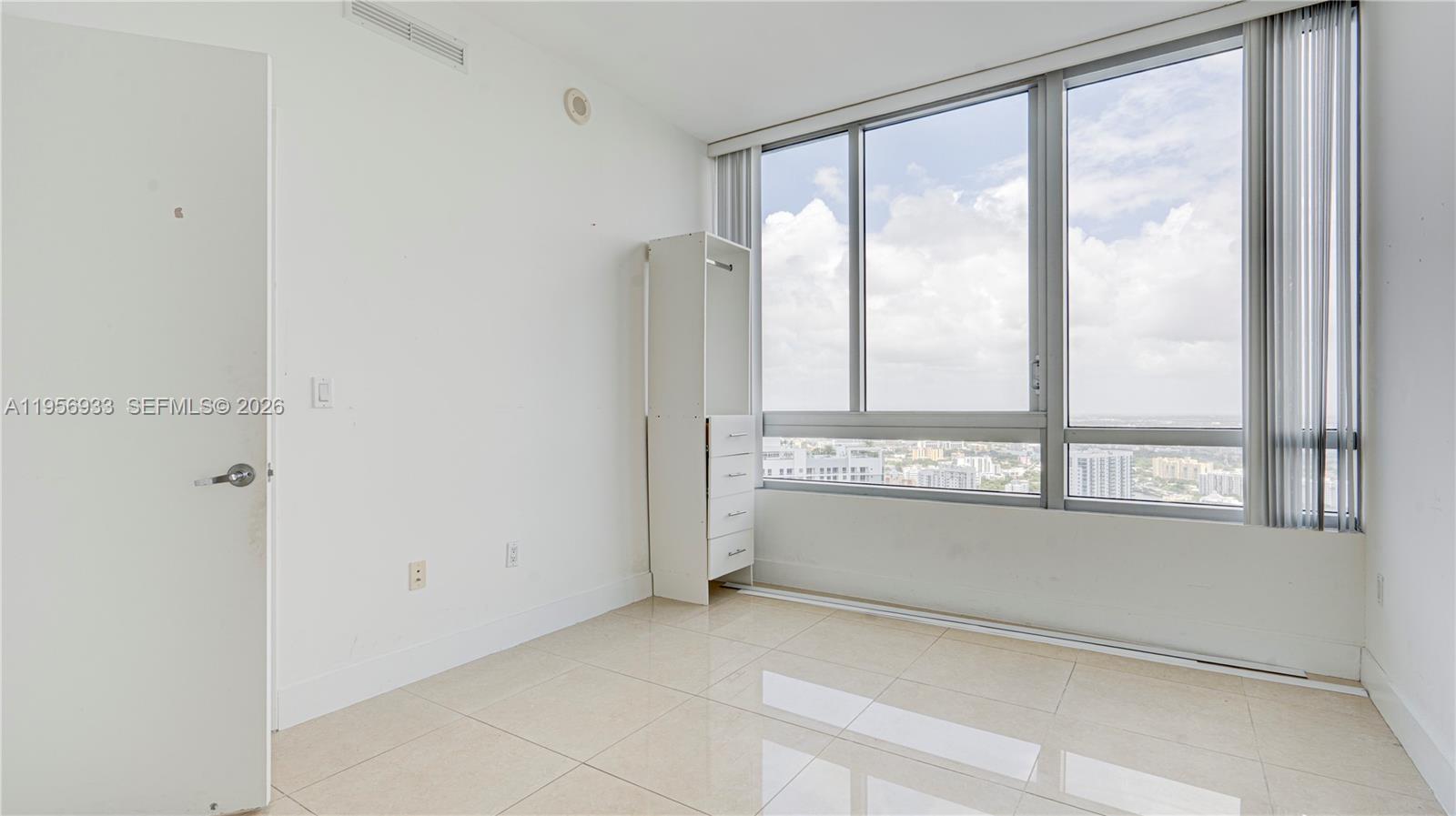90 SW 3rd St #PH-10, Miami FL 33130