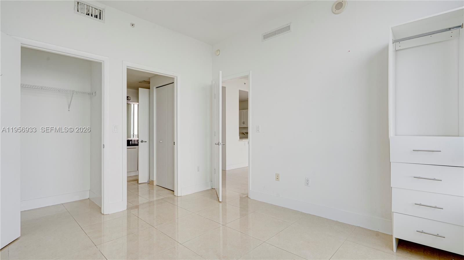 90 SW 3rd St #PH-10, Miami FL 33130