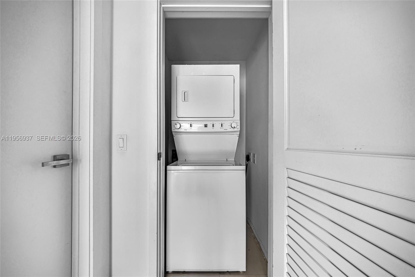 1080 Brickell Ave #2708, Miami FL 33131