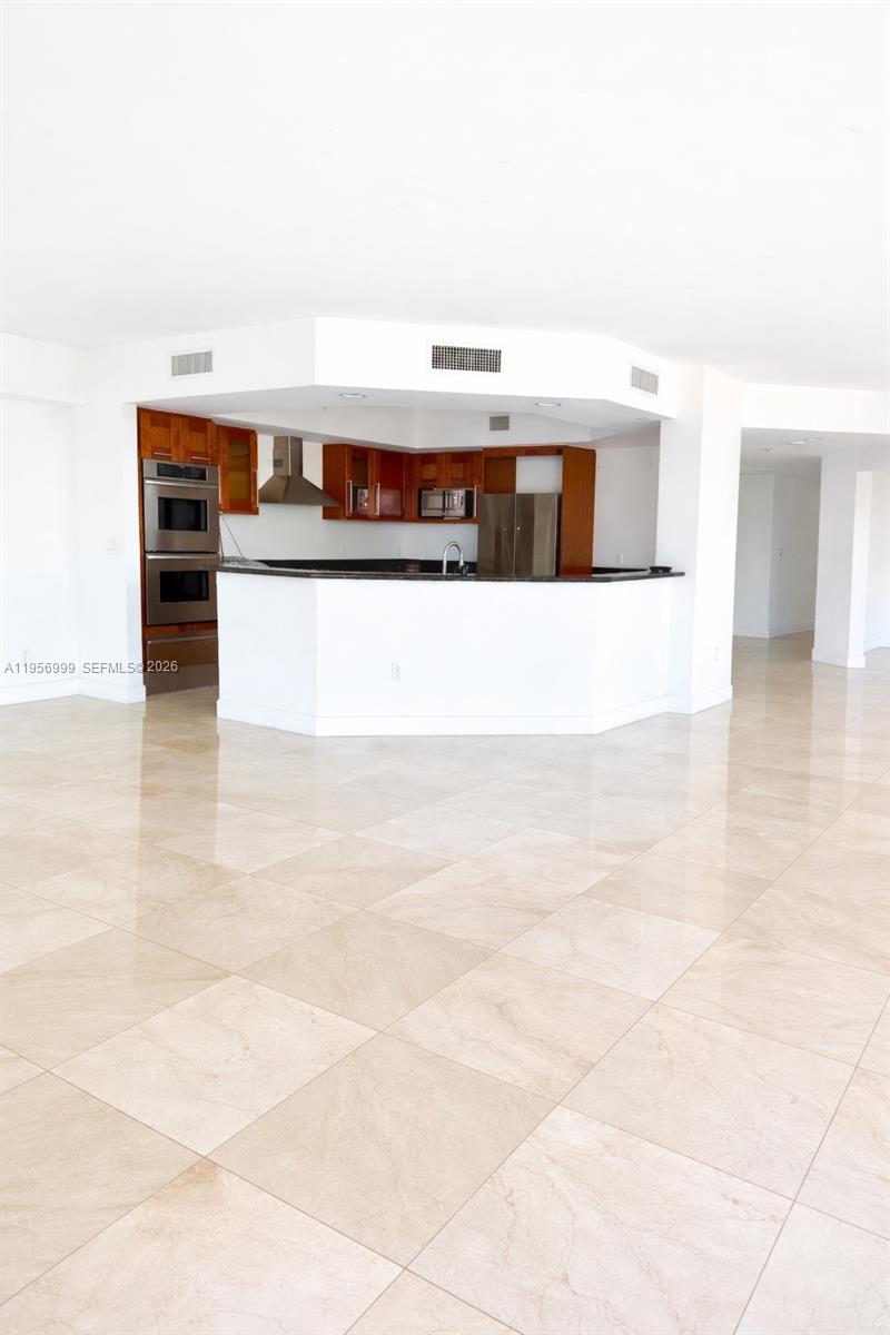 3301 NE 183rd St #801, Aventura FL 33160