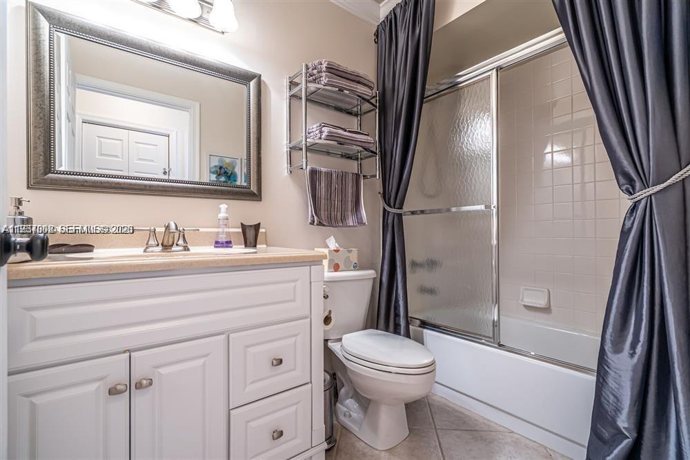 221 Waterside Dr #221, Hypoluxo FL 33462