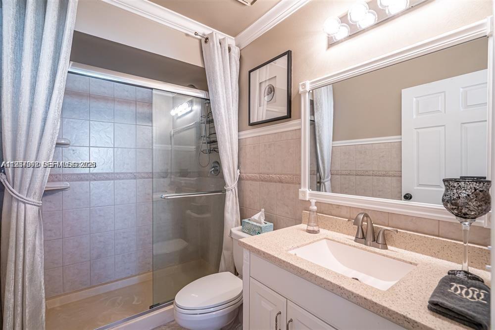 221 Waterside Dr #221, Hypoluxo FL 33462
