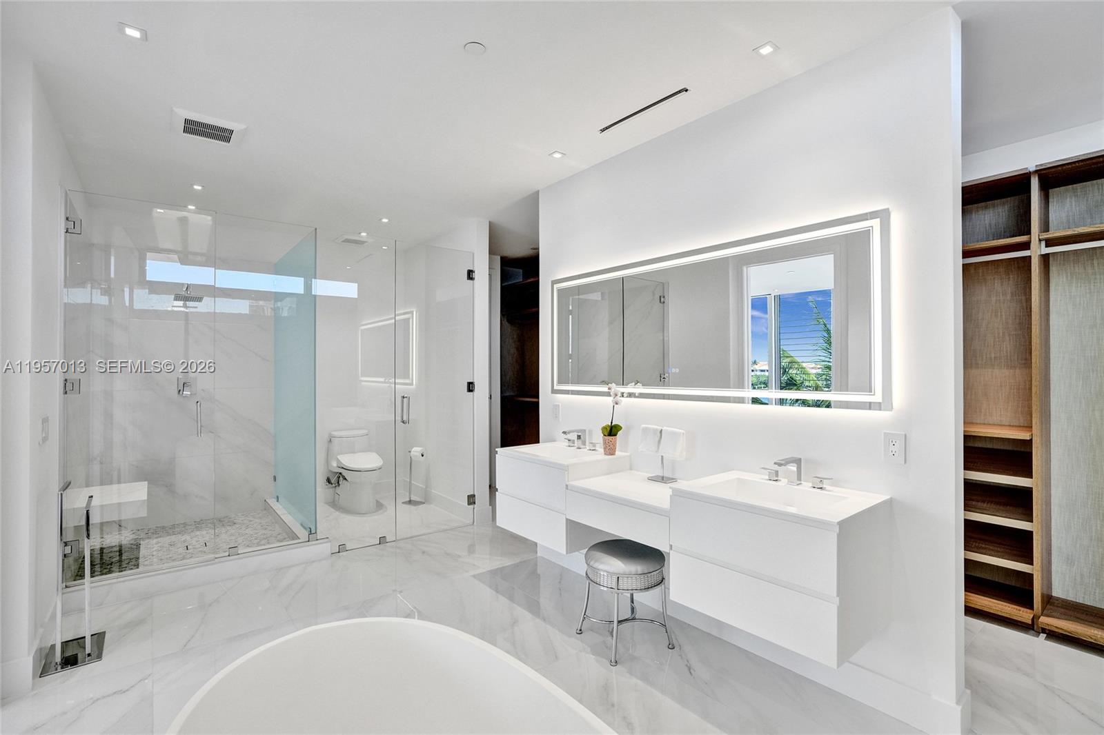 3750 Yacht Club Dr #TH1, Aventura FL 33180