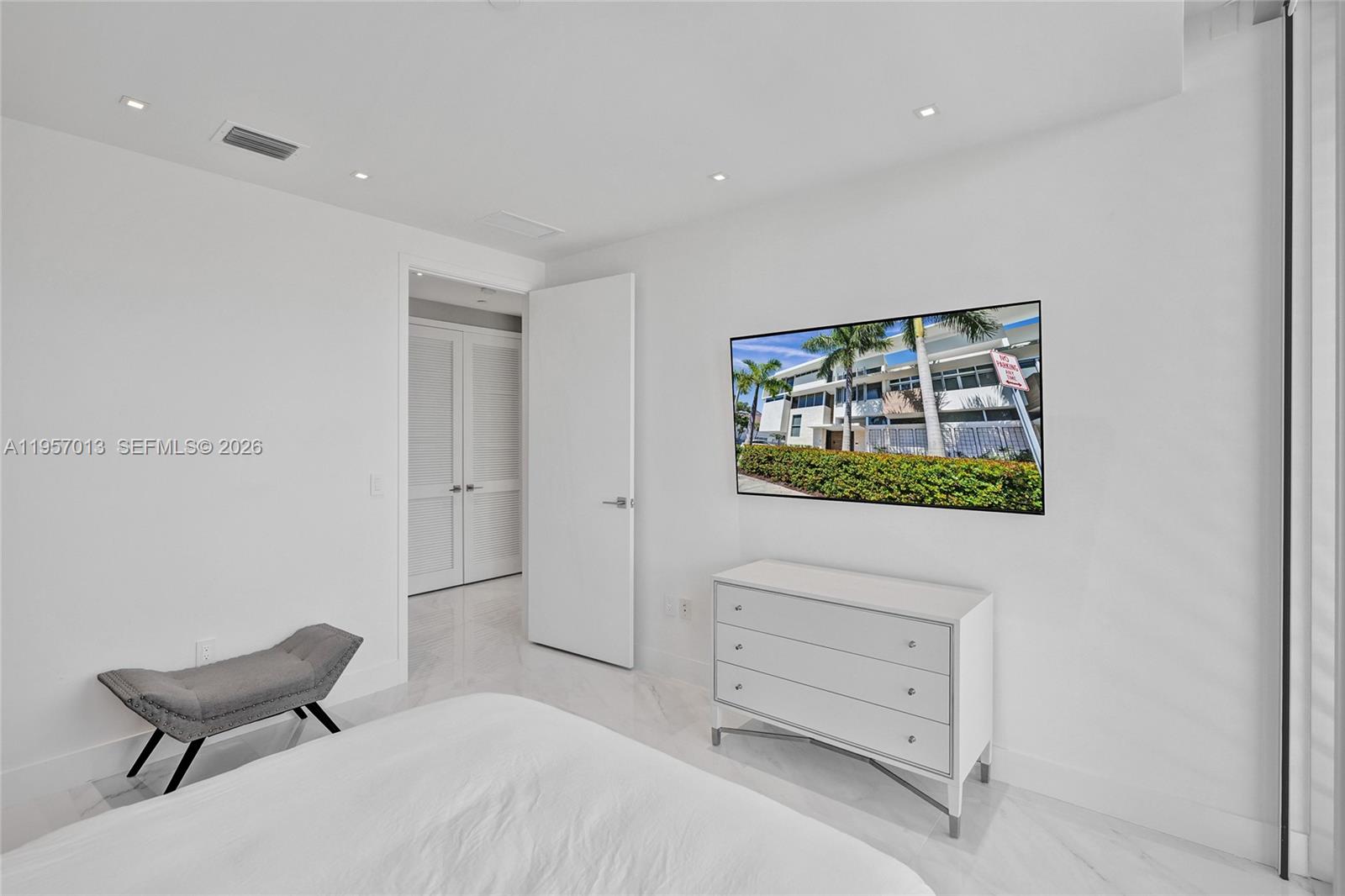 3750 Yacht Club Dr #TH1, Aventura FL 33180