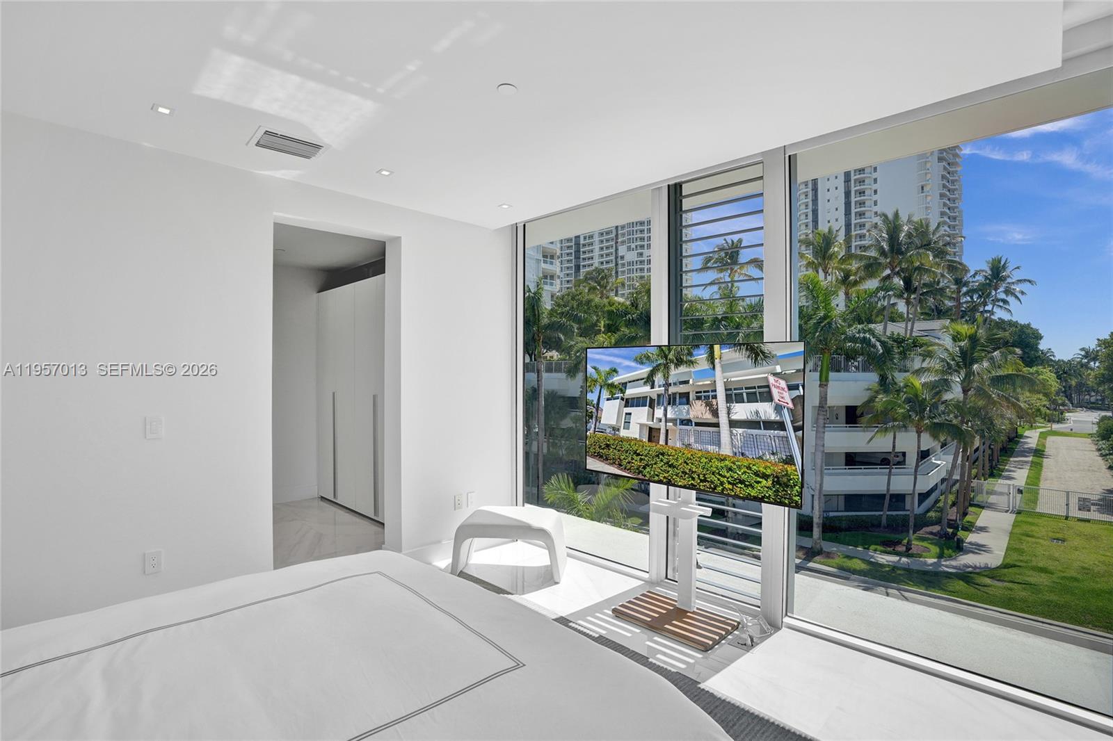 3750 Yacht Club Dr #TH1, Aventura FL 33180