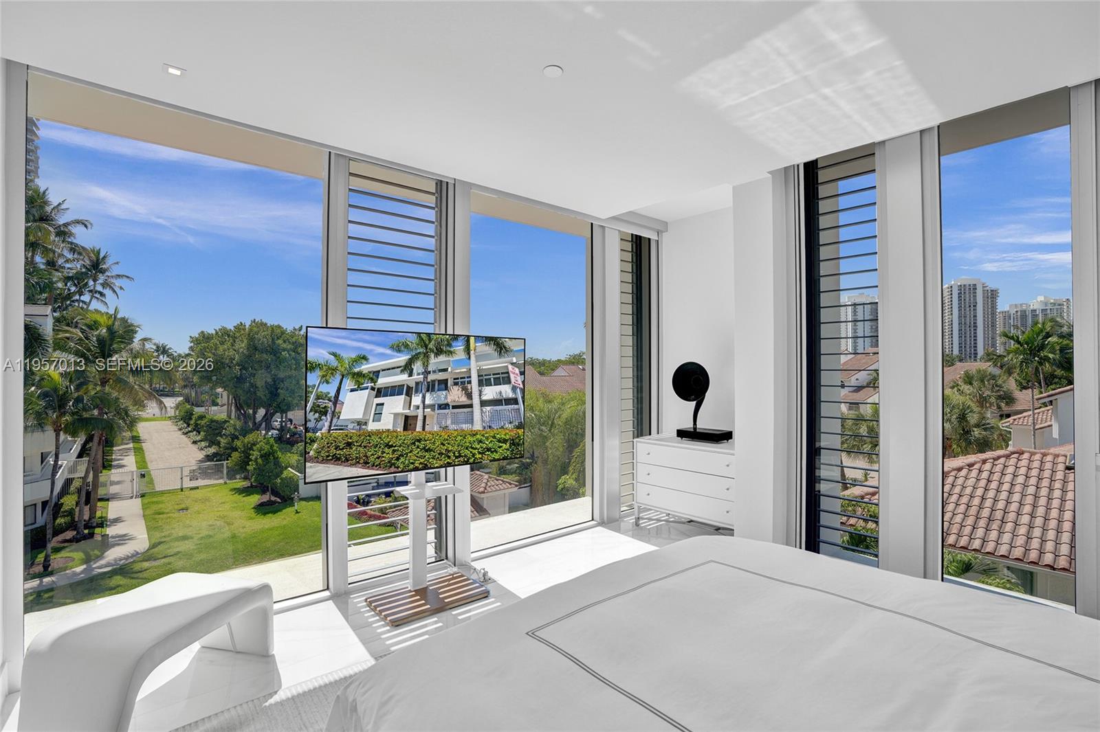 3750 Yacht Club Dr #TH1, Aventura FL 33180