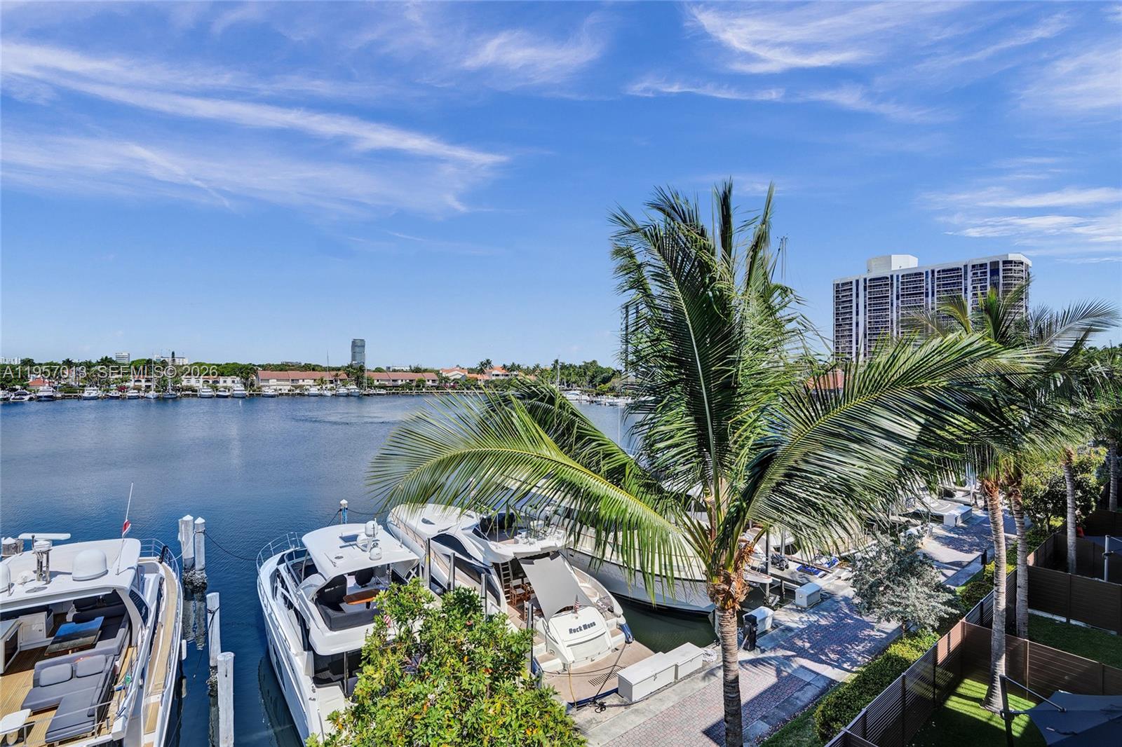 3750 Yacht Club Dr #TH1, Aventura FL 33180