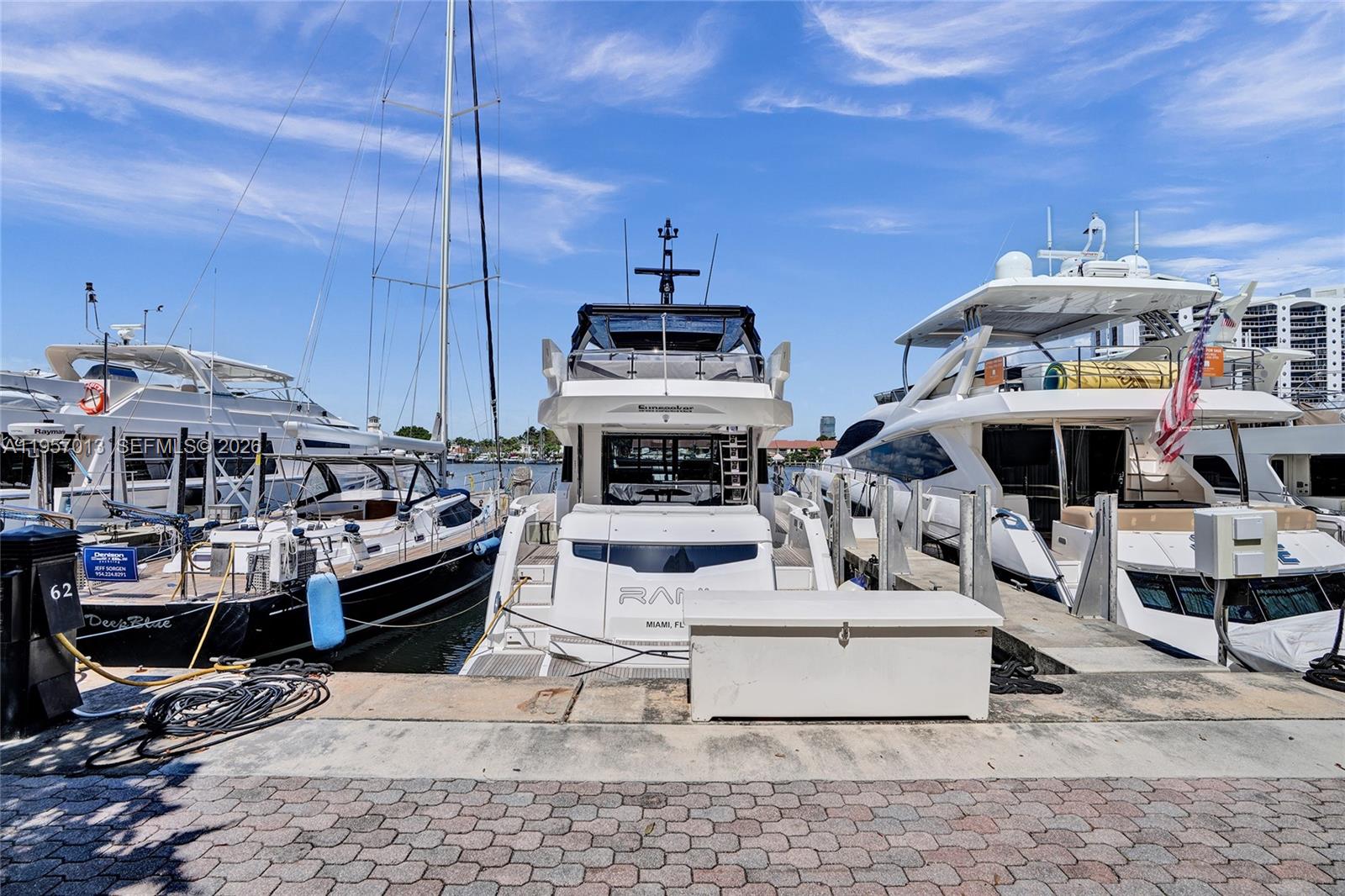 3750 Yacht Club Dr #TH1, Aventura FL 33180