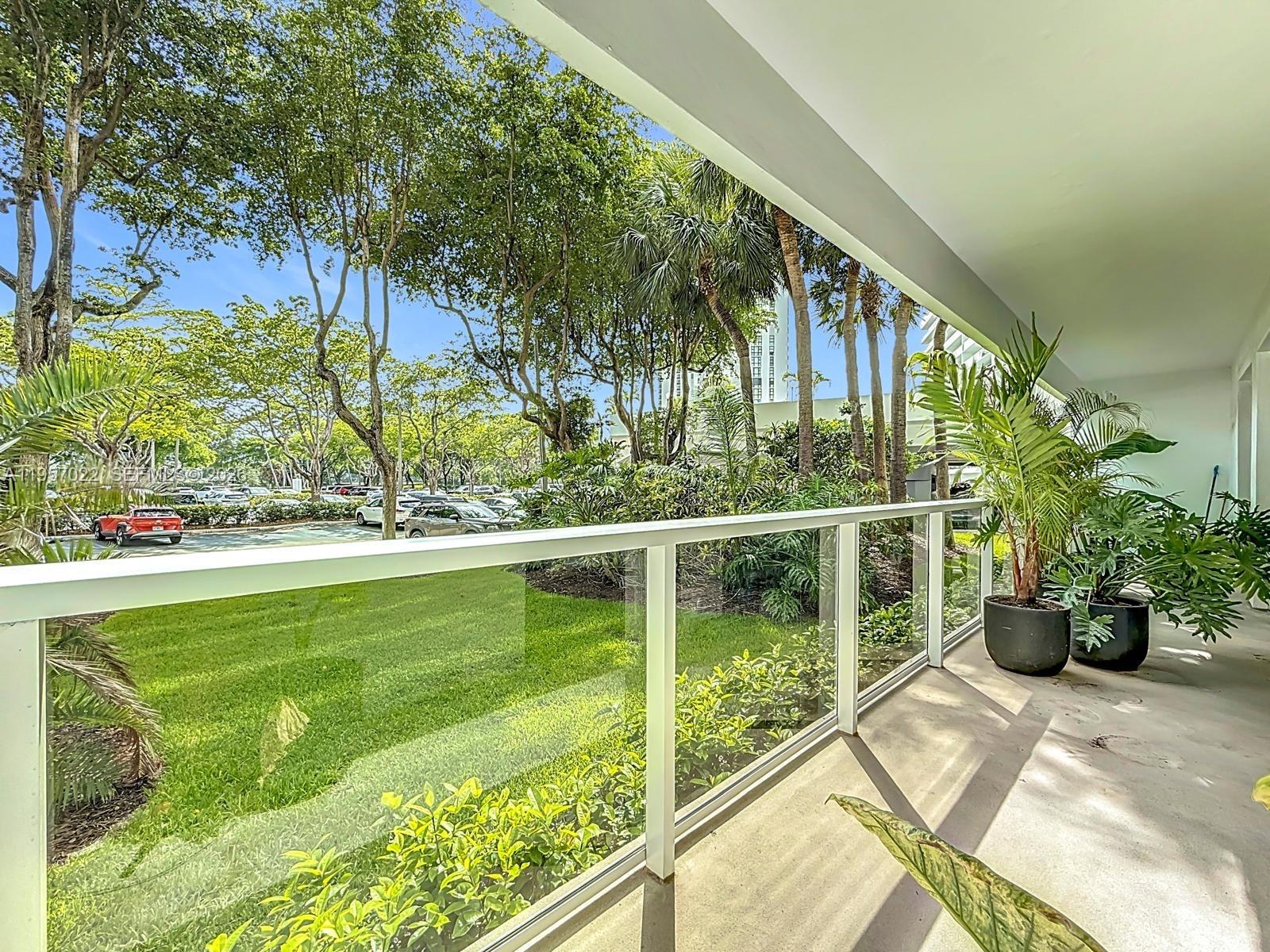 3731 N Country Club Dr #126, Aventura FL 33180