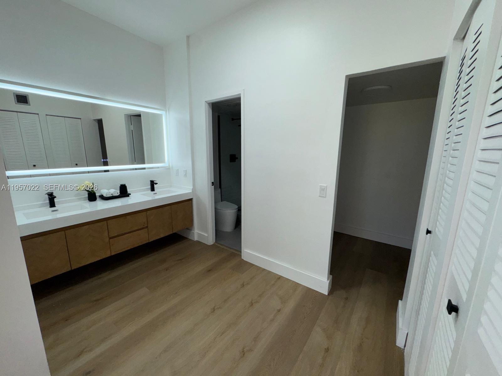 3731 N Country Club Dr #126, Aventura FL 33180