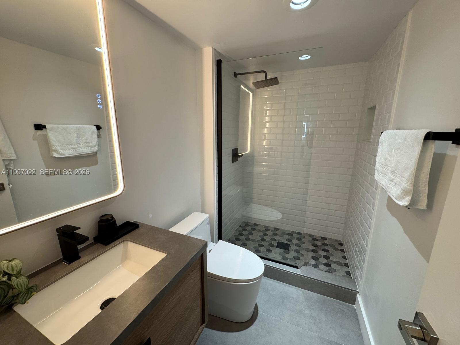 3731 N Country Club Dr #126, Aventura FL 33180