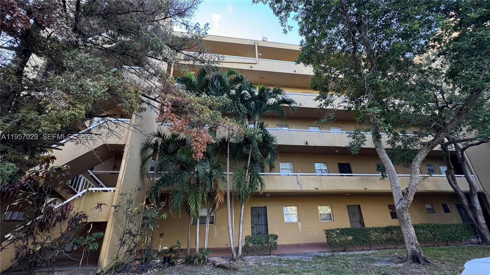 4111 Stirling Rd #102, Dania Beach FL 33314
