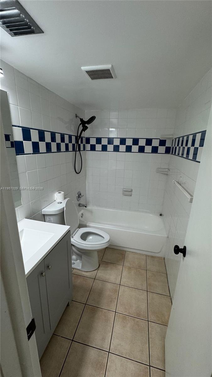 4111 Stirling Rd #102, Dania Beach FL 33314