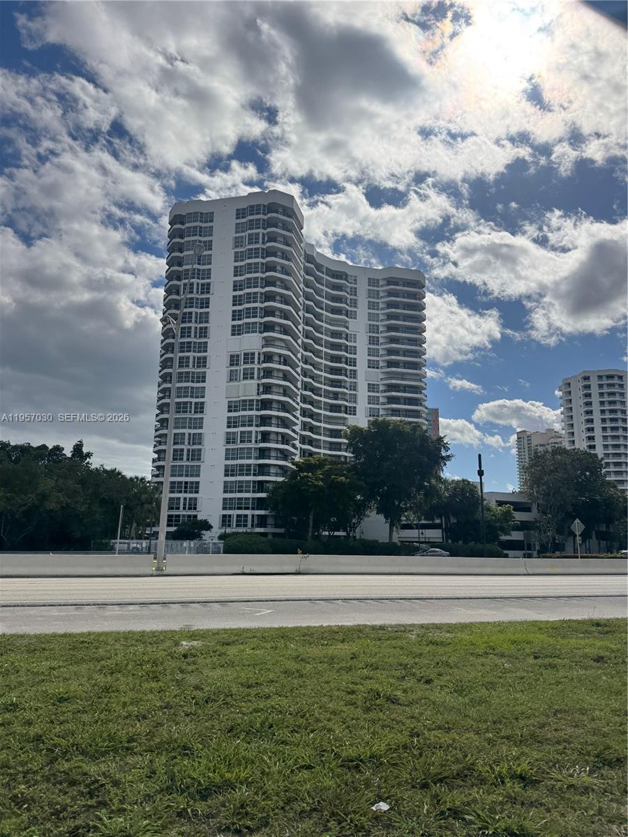 3400 NE 192nd St #1608, Aventura FL 33180