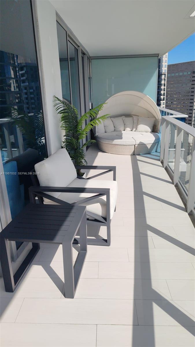 200 Biscayne Boulevard Way #3907, Miami FL 33131